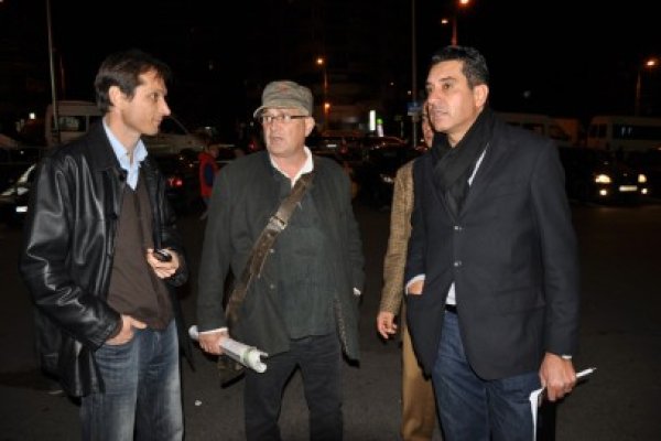 Chiru şi Dinescu, în aceeaşi piaţă. Au schimbat amabilităţi despre cum se găteşte peştele - video